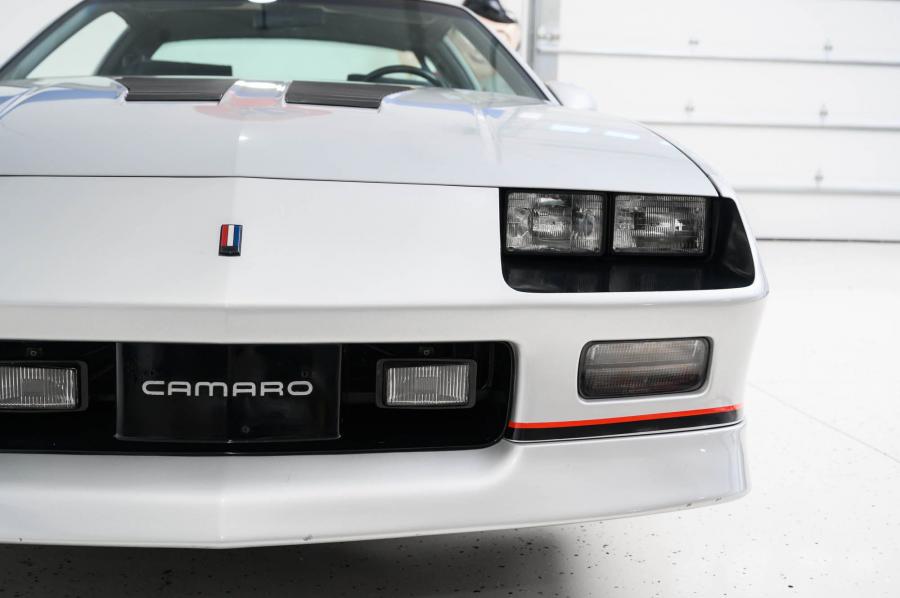 Детали экстерьера Chevrolet Camaro Z28 IROC-Z (1FP87) 1985 года  (фото 31 из 124)